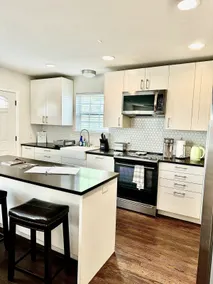 King, Heart of East Austin, Walkable, Home Office - Image 4