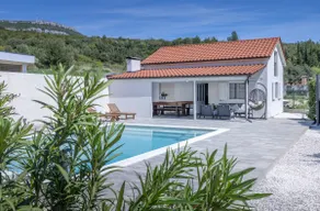 Big heated pool 40m2 with hidromassage and BBQgril - Image 2
