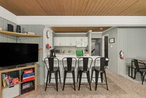 Prime Location! 3 Bed Schuss Mountain Condo w/Pool - Image 5