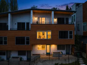 MUJI Suite • Lightrail Nearby • Central Seattle - Image 2