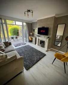 Modern 5 bed house - NEC, Airport and Solihull - Image 4