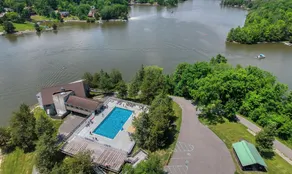All Season Vacation Lakehouse in the Hudson Valley - Image 2