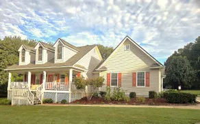 Shiloh-Serene. Private. King bed. Close to airport - Image 2