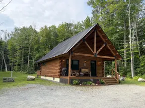 Log Cabin King Beds AC Near Hike Bike Swim Golf! - Image 2