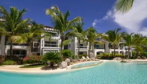 L-303 Fantastic and charming with a private Jacuzzi. - Image 2