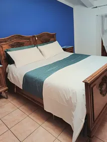 ”Castle Accommodation” with free parking - Image 2