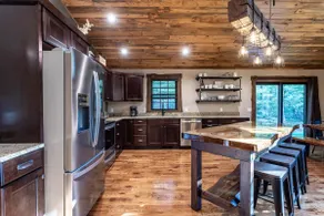 Caribou Crossing 5 bed cabin 10 min from Dells - Image 5