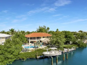 Golfside Tropical Retreat With Pool & Tiki - Image 3
