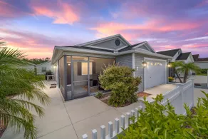 Cheerful King Bed Home in the Villages - Image 2
