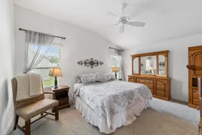 Cheerful King Bed Home in the Villages - Image 4