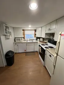 The Perch - Riverfront, Starlinks WiFi & Hot Tub - Image 5