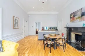 Drake Suite - City Centre 1 Bed Apartment - Image 5
