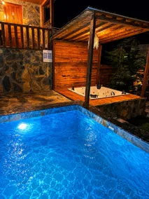 Sapanca Bamboo Chalet with Heated Pool + Jacuzzi - Image 4