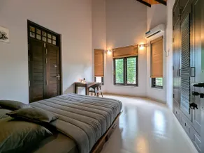 Cozy Private Upstairs Suite｜10 Min Airport｜Balcony - Image 2