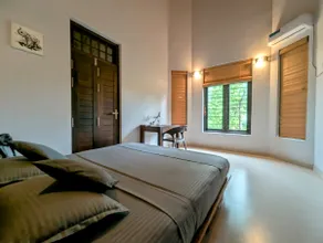 Cozy Private Upstairs Suite｜10 Min Airport｜Balcony - Image 3