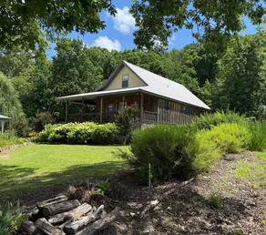 Billie’s Bunkhouse|Cozy Ozark Cabin Near Town - Image 2