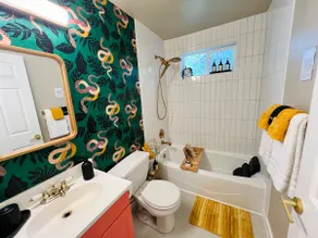 Glam Pvte Suite 1BR/1BA near DTwn - Self Check - Image 4