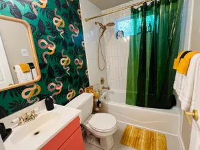 Glam Pvte Suite 1BR/1BA near DTwn - Self Check - Image 3
