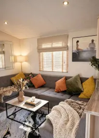F43 Superior Sleeps 6 Free Parking 2 Showers - Image 5