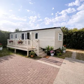 F43 Superior Sleeps 6 Free Parking 2 Showers - Image 4