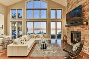 All Season Cozy Cottage Lake Simcoe Orillia - Image 2