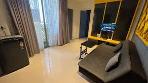 Cozy 1BHK High Rise near ECR - with Fully AC - Image 2