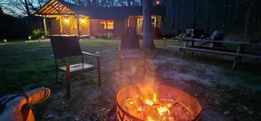 Secluded cabin in Elkton - Image 2
