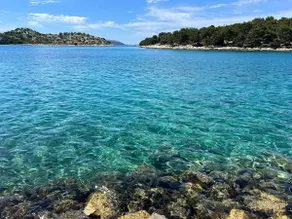 No centro, perto da marina e da praia - Image 5