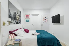 NEW! Elegant Apartment with Patio in Madrid centre - Image 2