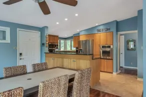 Luxury 4 BR Mid-Century Modern home - Image 3