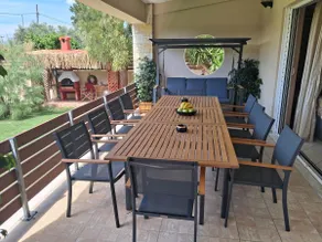 George's family friendly maisonette with great exterior - Image 3