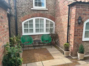 Modern, self contained annex with free parking - Image 3