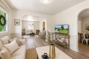 Cozy farmhouse in millersville - Image 5