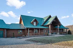 Luxurious Lodge Retreat on 100 Acres, Indiana PA - Image 4