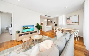 The Bondi Breeze Apartment - Image 5