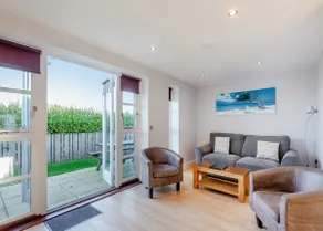 Bay Retreat Villa (sleeps 6) - Image 2