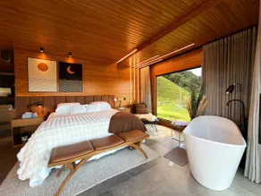 Luxury cabin with hot tub and lake views. - Image 5