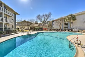2 Blocks to Beach: Hilton Head Condo, Pool, Tennis - Image 3