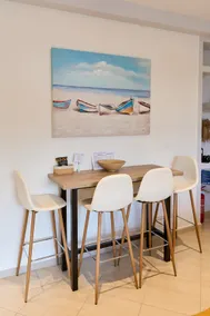 Apartment with courtyard - Image 5