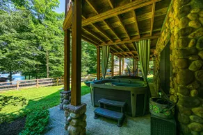 Luxurious 4BR Lakefront Dog Friendly | Hot Tub - Image 2