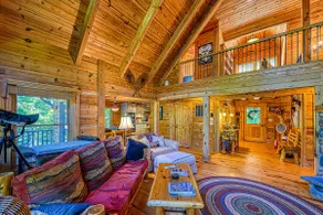 Luxurious 4BR Lakefront Dog Friendly | Hot Tub - Image 5