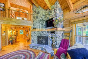 Luxurious 4BR Lakefront Dog Friendly | Hot Tub - Image 3