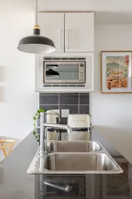 Downtown 3BR 4BD • REAL AC • Pool • Parking • Gym - Image 3