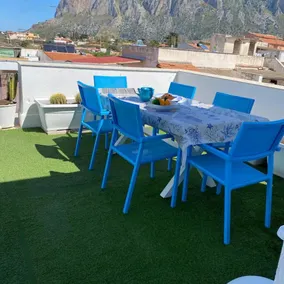 Penthouse with breathtaking views, just a few steps from the sea - Image 4