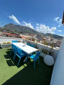 Penthouse with breathtaking views, just a few steps from the sea - Image 5