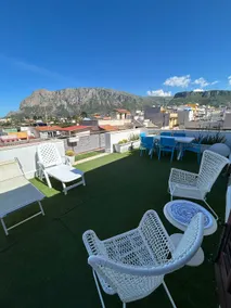 Penthouse with breathtaking views, just a few steps from the sea - Image 2