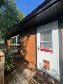 Quiet Retreat Cottage on 160’ Waterfront Lot - Image 2
