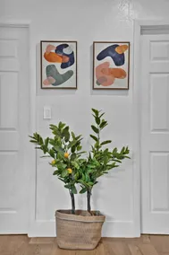 Flamingo Escape: Bright 2BR Near Riverside Beach - Image 5