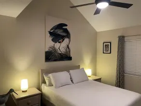 Quiet Condo, Pool, Free parking & Free Laundry! - Image 3