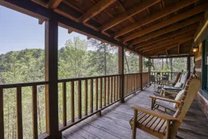 PrivateTwo Bedroom Log Cabin near Pigeon Forge - Image 2